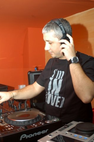 x_de864958.jpg
